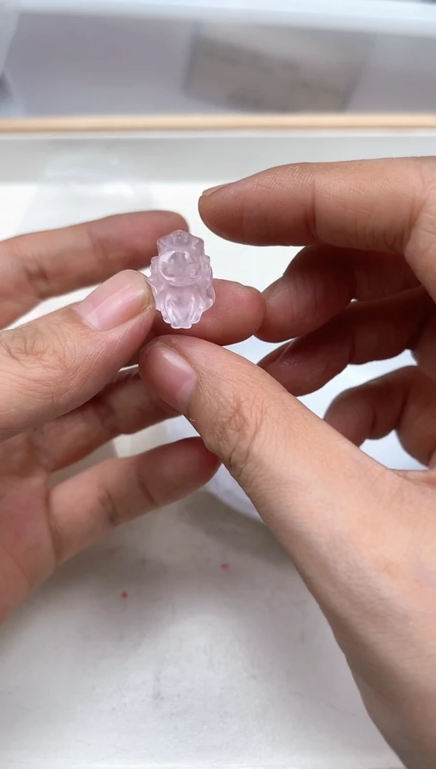 未镶嵌颈饰水晶D847 粉水晶 女皇九尾狐1个9.9元