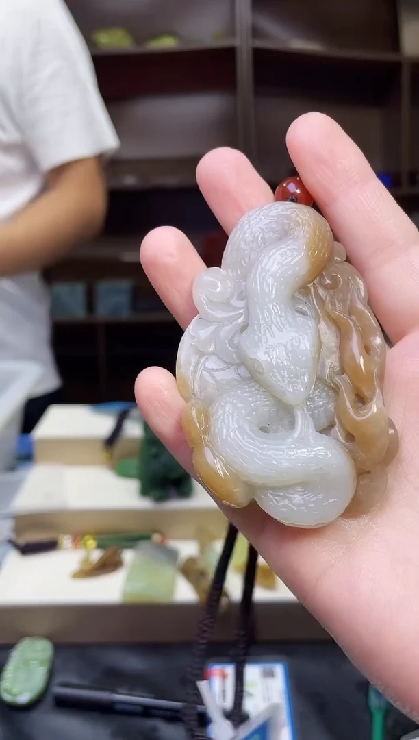 和田玉未镶嵌颈饰1