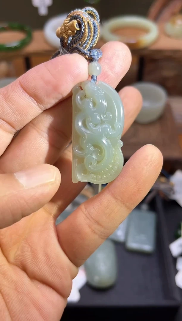 吊坠(不含链)未镶嵌和田玉且末吐拉牧场 龙牌
