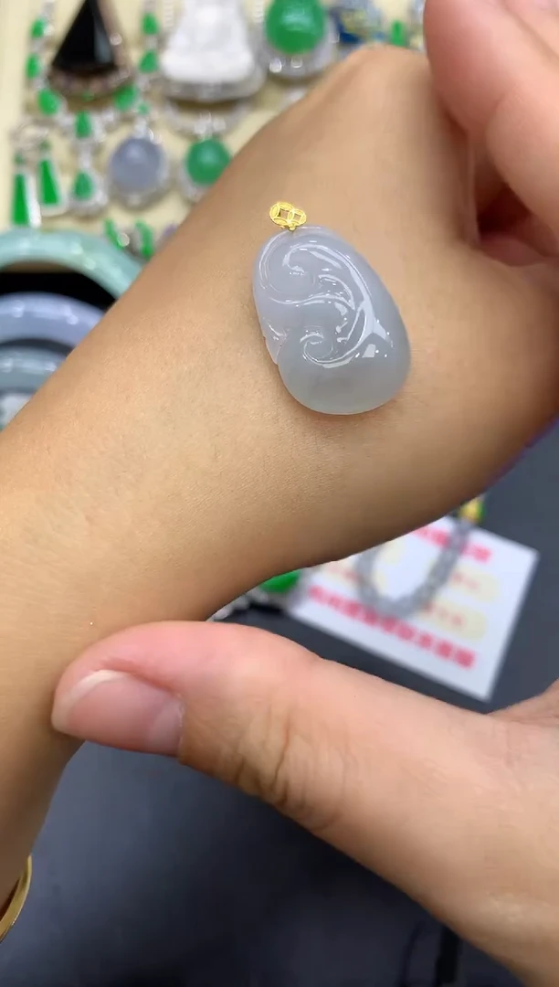 颈饰18K金镶嵌翡翠48-中国好珍宝