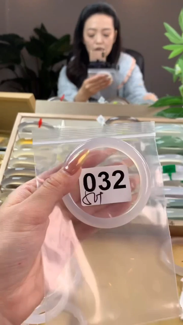 【闪购商品】玛瑙/玉髓手镯未镶嵌032