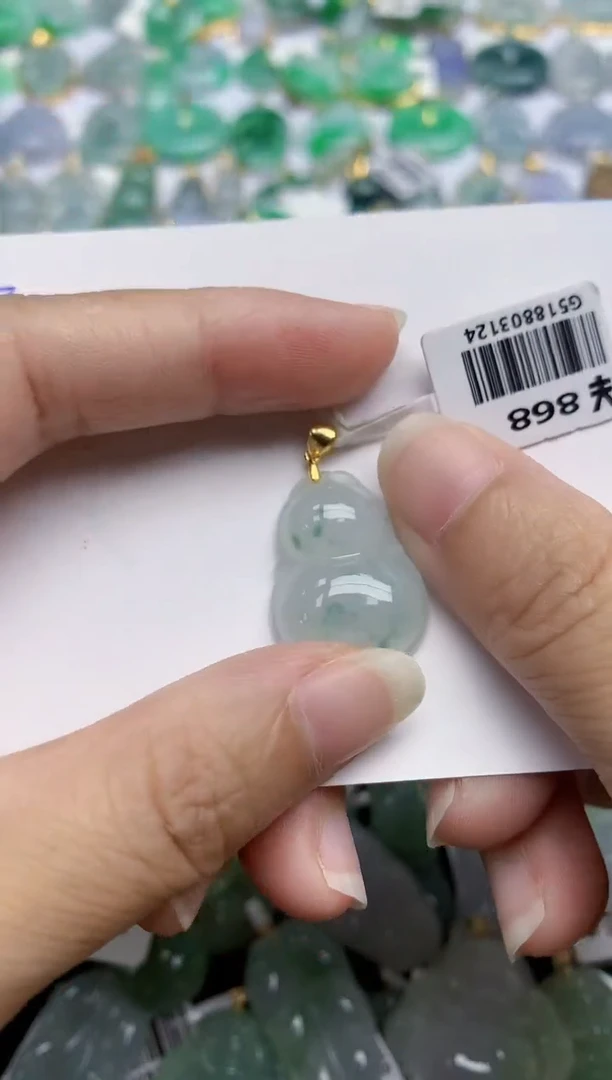 翡翠未镶嵌颈饰天然翡翠A货