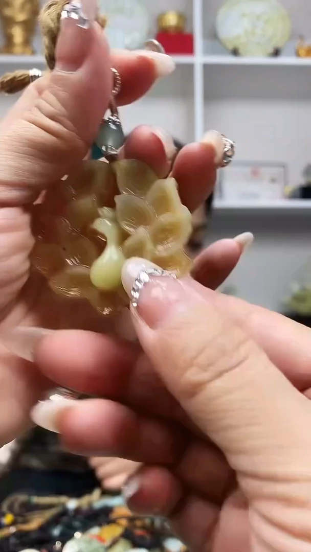 未镶嵌岫玉吊坠