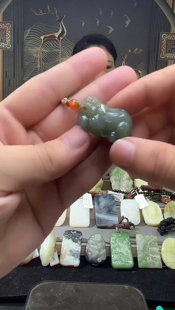 和田玉未镶嵌把件吊坠