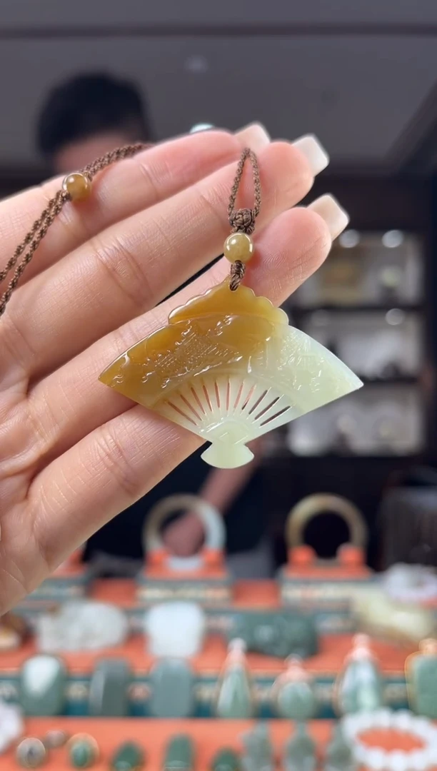 颈饰未镶嵌和田玉佩佩