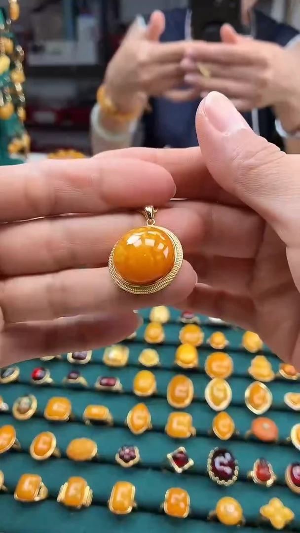 琥珀吊坠(赠链)银S925镶嵌蜜蜡花蜡吊坠