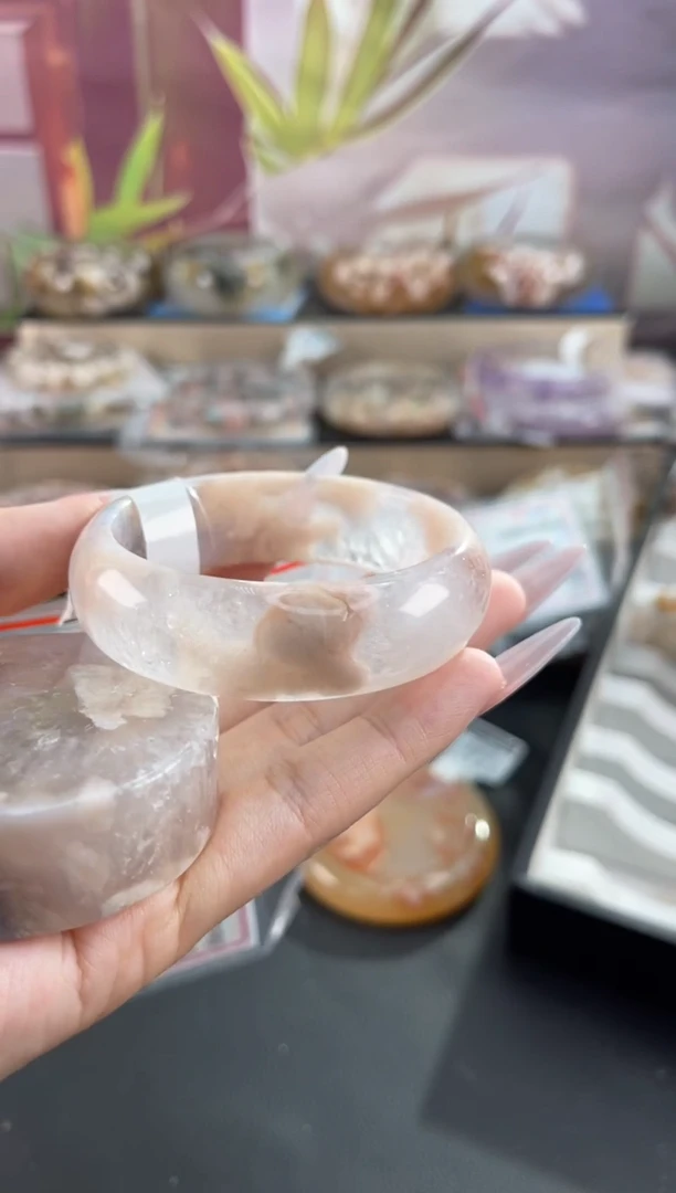 未镶嵌手镯石英质玉52