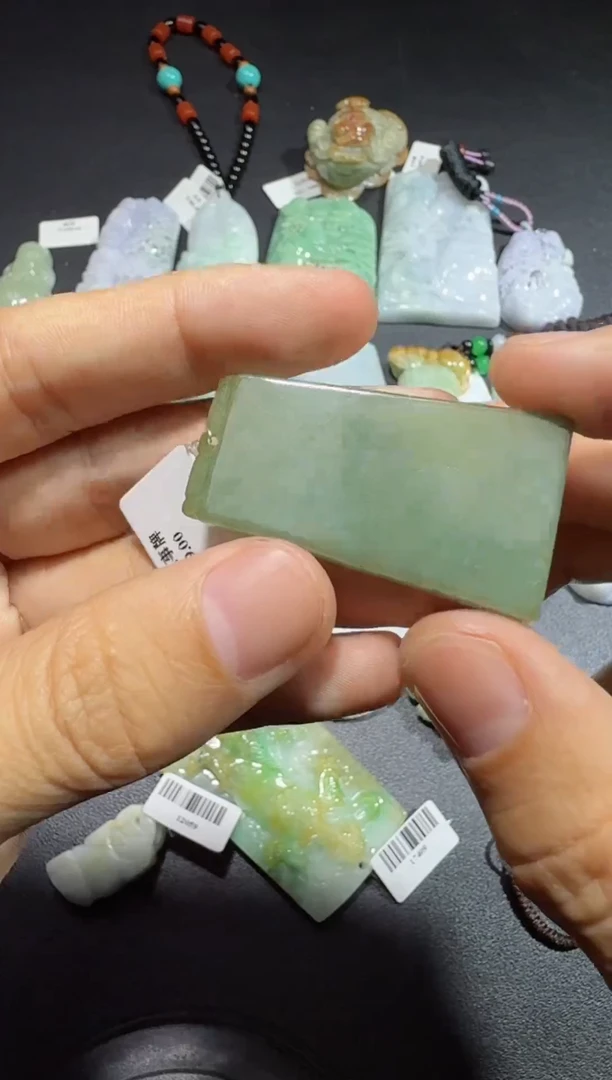 【闪购商品】翡翠颈饰未镶嵌00000822