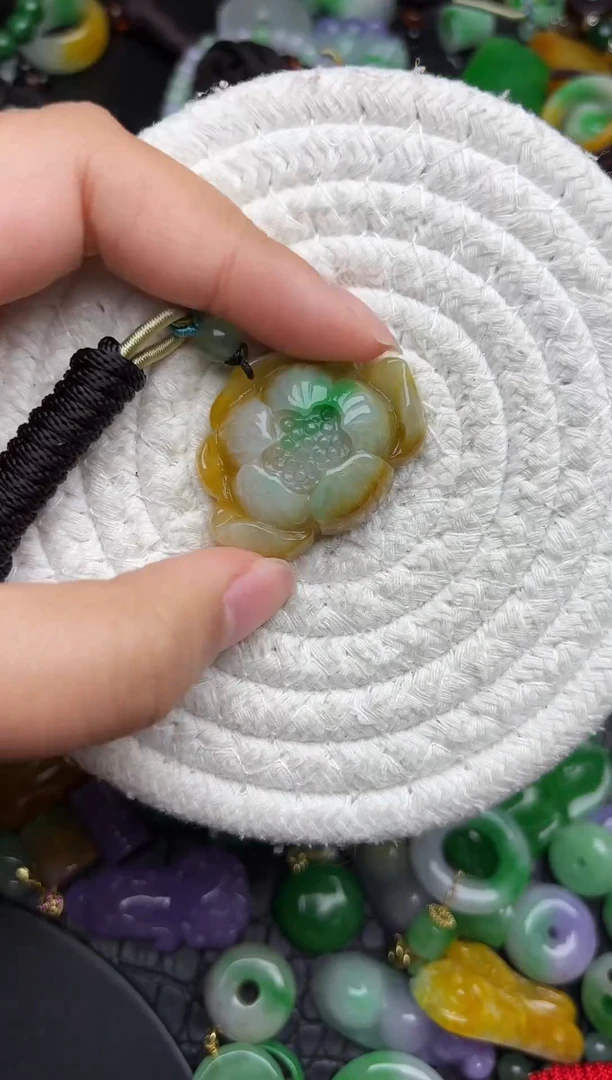 颈饰未镶嵌翡翠缅甸翡翠吊坠