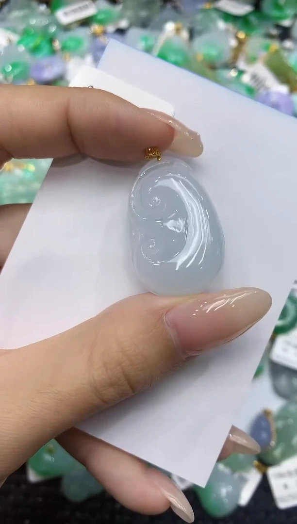 翡翠18K金镶嵌颈饰 111111111111