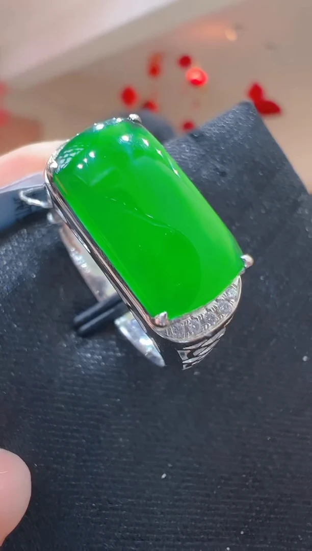【闪购商品】翡翠戒指18K金镶嵌