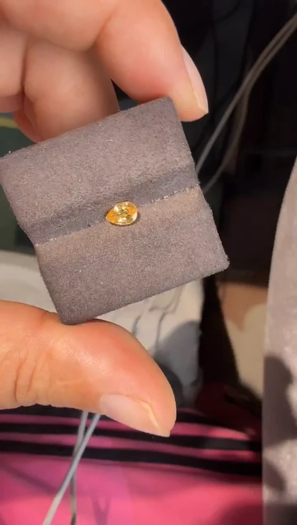 未镶嵌定制定制蓝宝石天然0.5克拉金丝雀黄