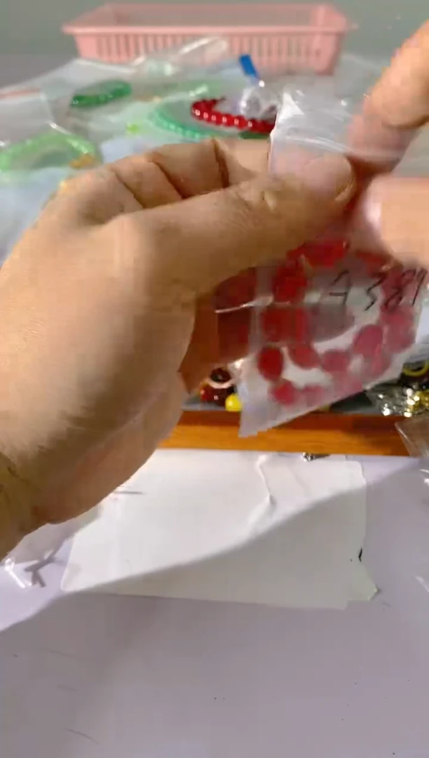 【闪购商品】水晶颈饰银S925镶嵌389红宝，蓝宝，多样性发一件赠链