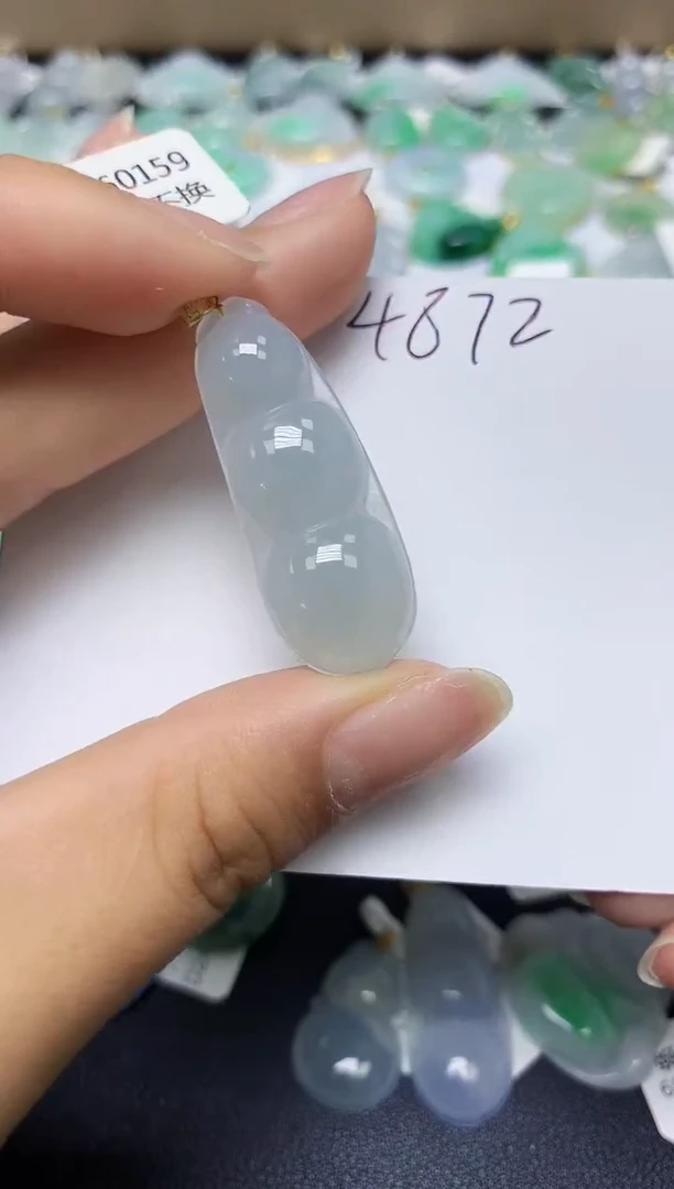 翡翠18K金镶嵌颈饰 天然缅甸翡翠A货