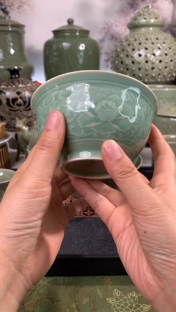 现代耀州窑微瑕青瓷刻花牡丹碗12CM口径两只