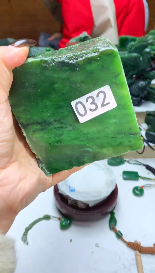 未镶嵌和田玉摆件1