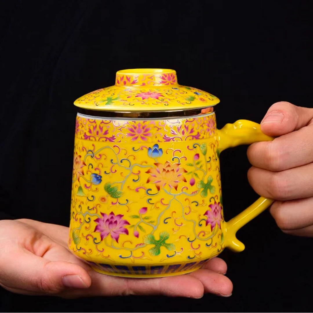 珐琅彩缠枝莲黄办公杯 E78