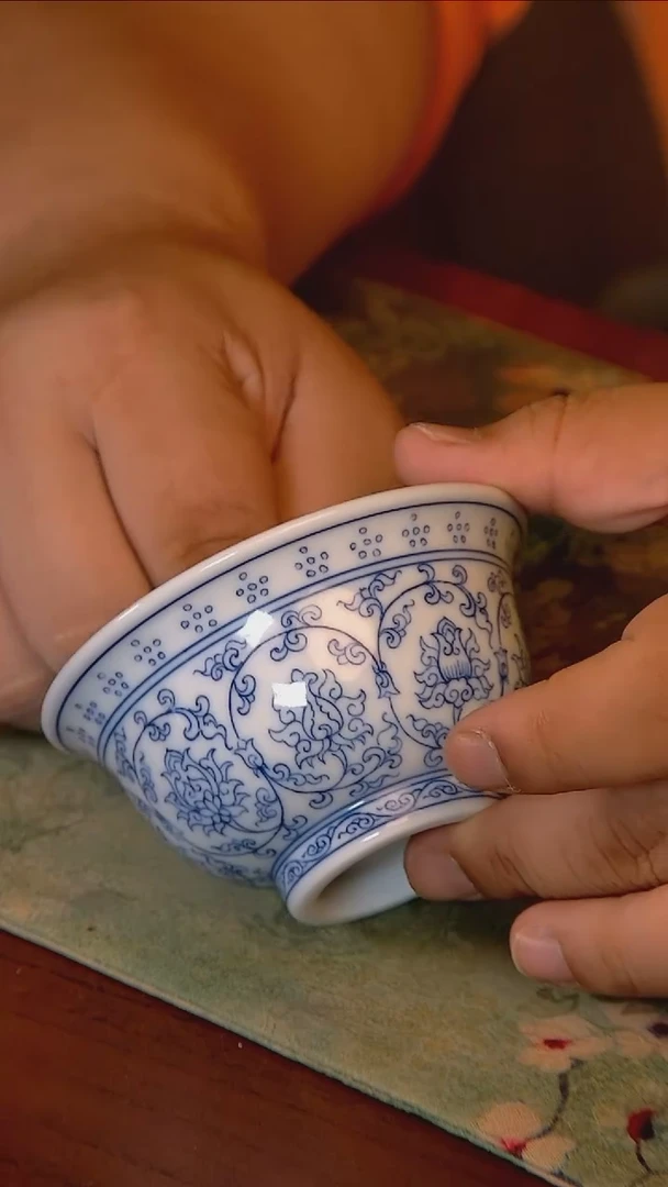 杯手工手绘杯杯很美丽