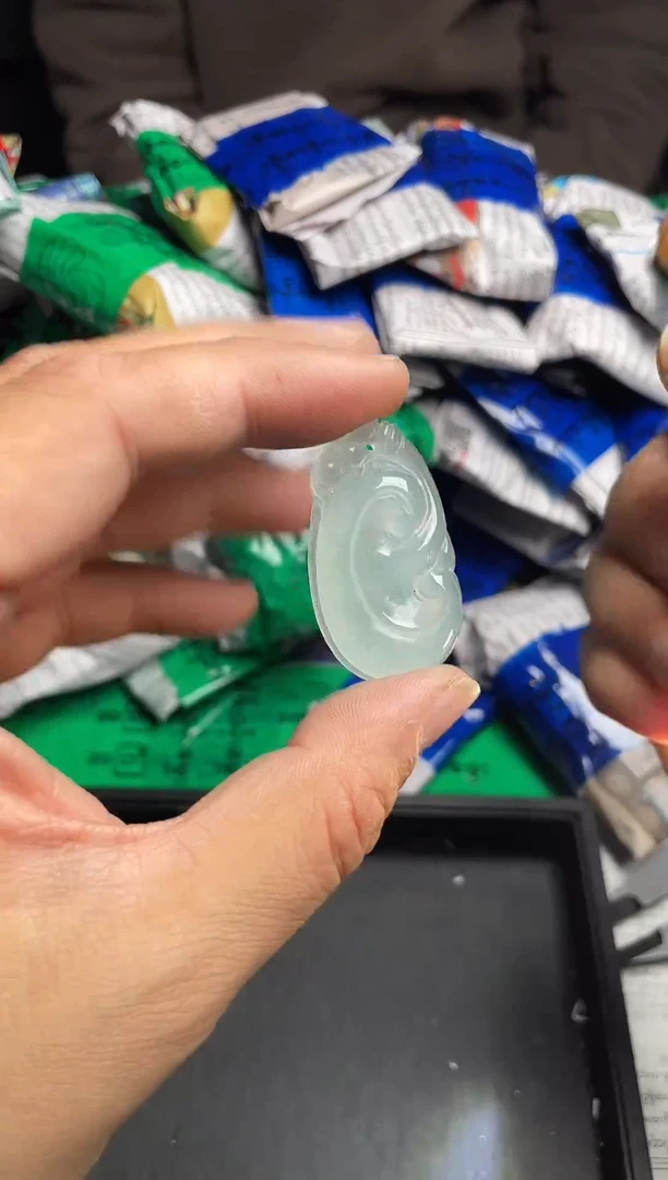 强子收货时尚吊坠A-13