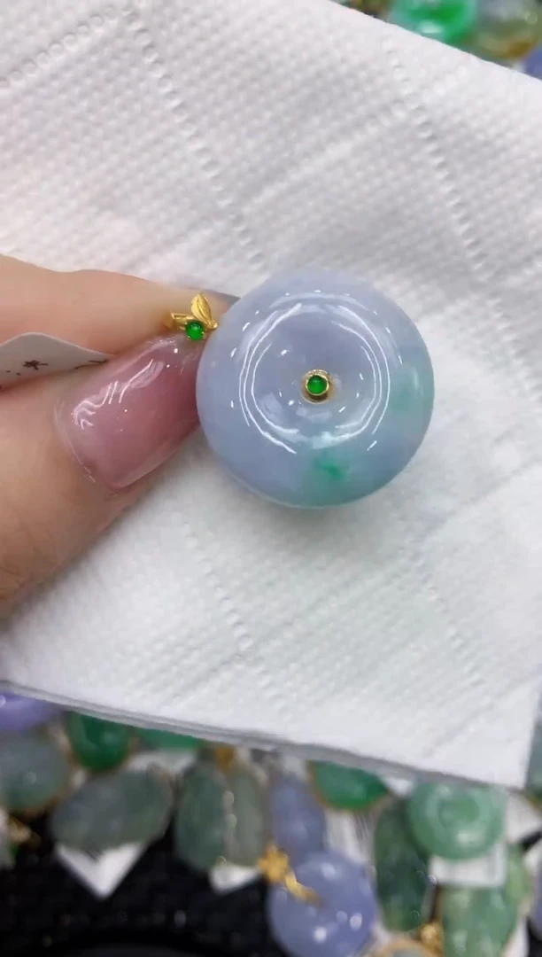 翡翠18K金镶嵌颈饰111111111111