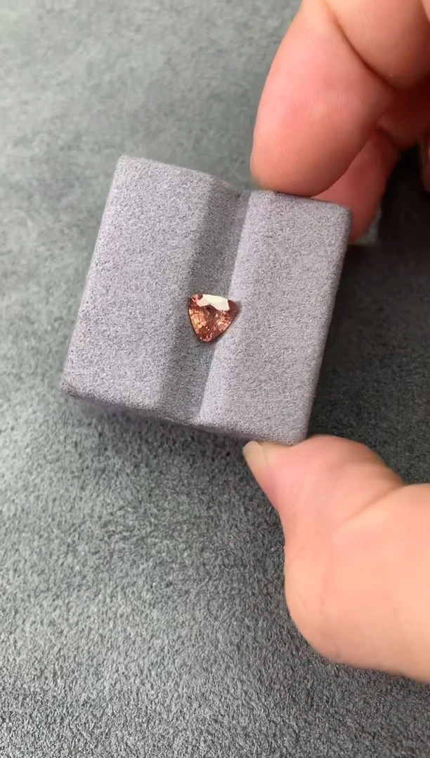 裸石彩色蓝宝石1.02CT