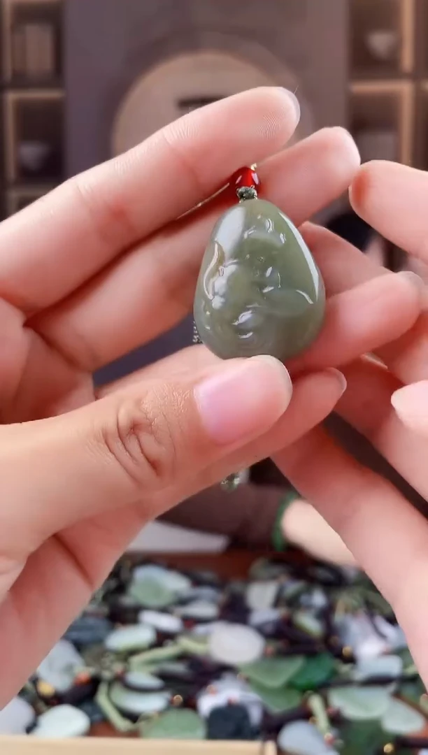 未镶嵌和田玉挂件拍一发一，