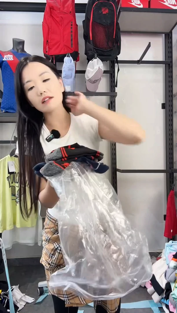 143编码 瑕疵款直播间过款为准 尺码·