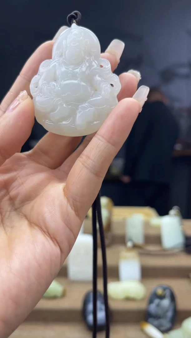 颈饰未镶嵌和田玉1