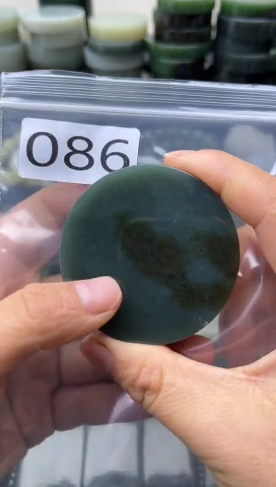 未镶嵌和田玉珠宝半成品镯芯