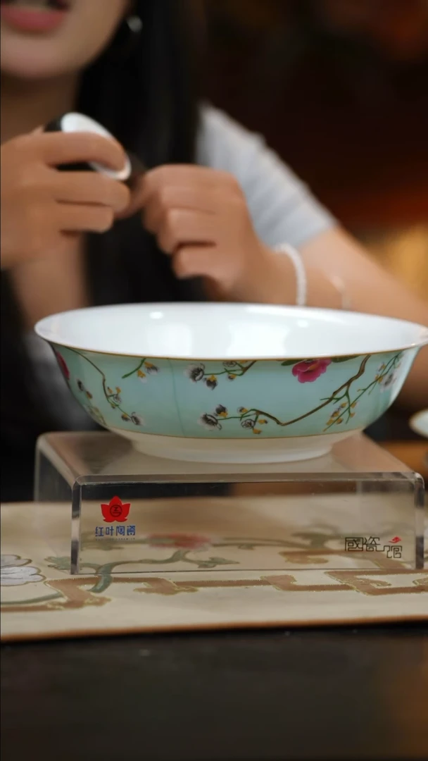 1个微瑕春意盎然9英寸斗碗