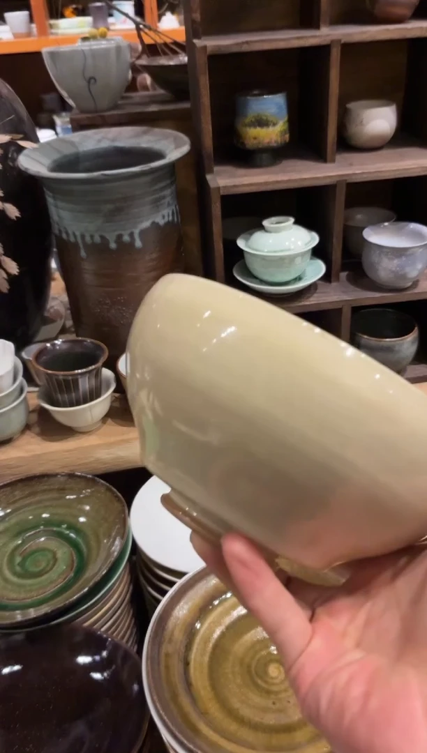 瓷片花*158微瑕黄色面碗1个
