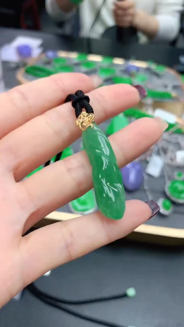 【闪购商品】翡翠颈饰18K金镶嵌赠礼盒证书