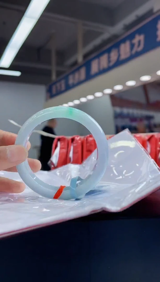 翡翠手镯未镶嵌手镯20