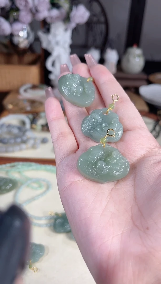 和田玉银S925镶嵌吊坠(不含链)多样性发货其一默认天然特征