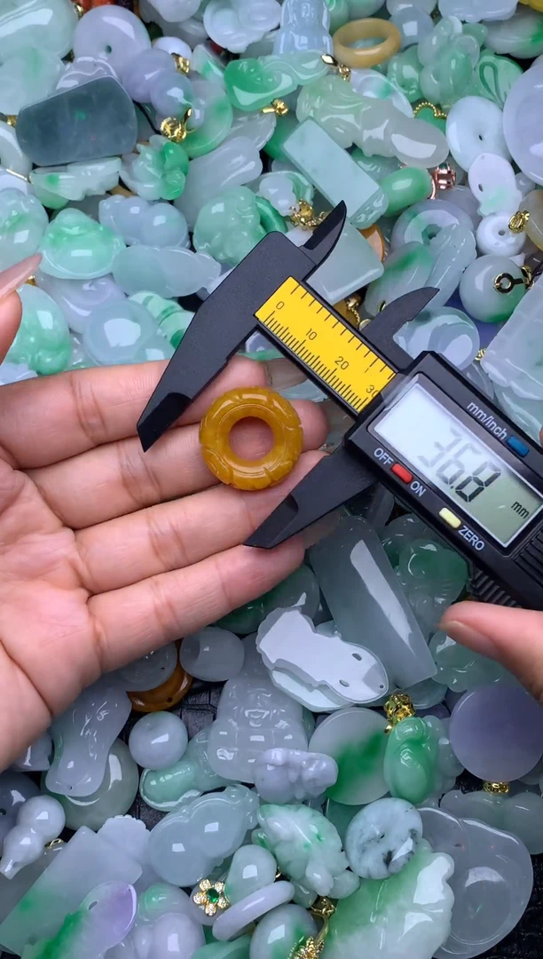 翡翠未镶嵌颈饰天然缅甸翡翠吊坠