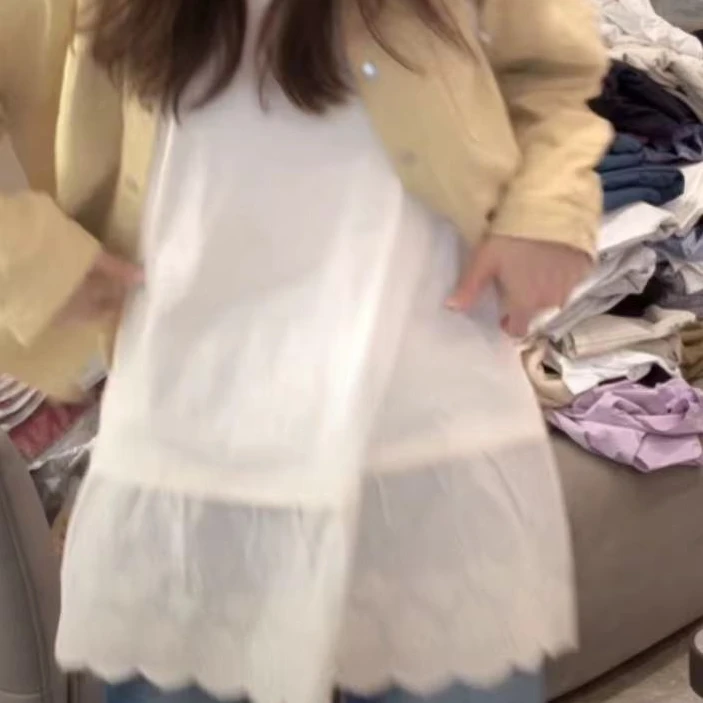 【NO退NO换】韩国东大门2025春款米白色蕾丝边背心