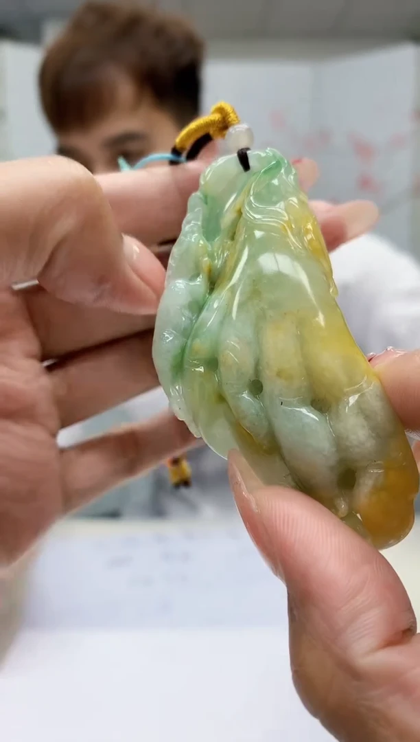 【闪购商品】定制翡翠未镶嵌4868MM-毛货挂件125