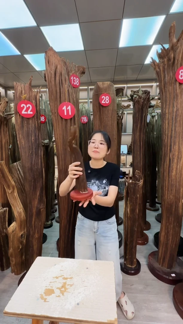 沉香碎屑沉香沉香原料摆件工艺品一百元以上带底座