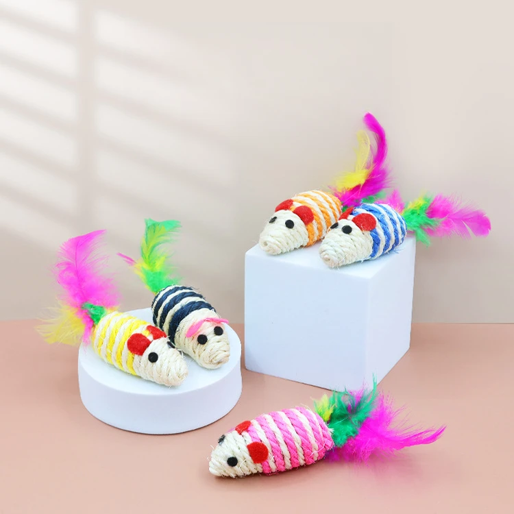 宠物发声玩具剑麻编织老鼠逗猫玩具猫咪互动训练彩色仿真羽毛老鼠