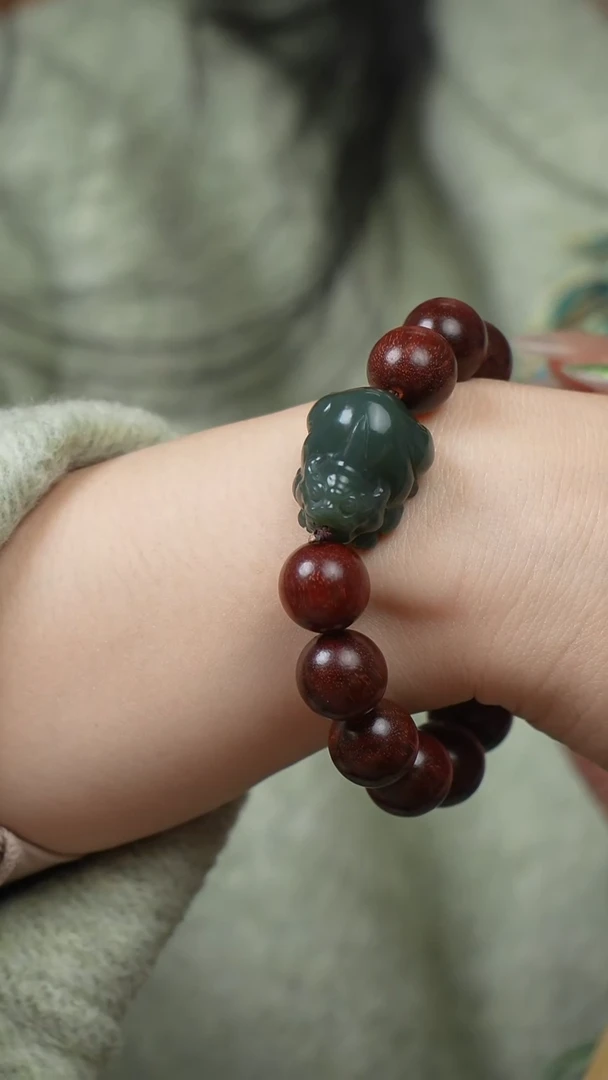 未镶嵌和田玉挂件手串（多样性发货）