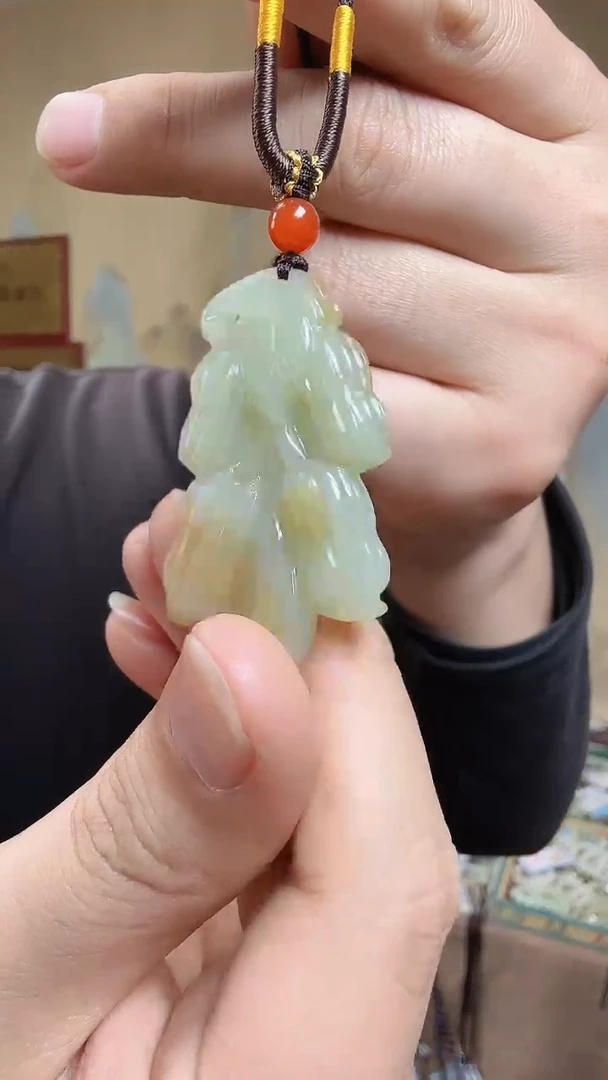 颈饰未镶嵌和田玉.