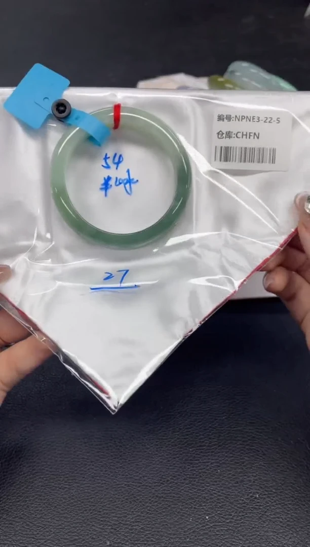 未镶嵌手镯翡翠翡翠手镯