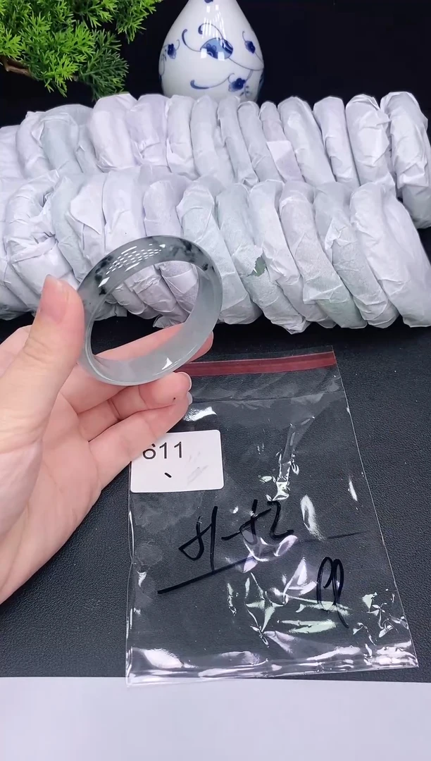 未镶嵌手镯翡翠611