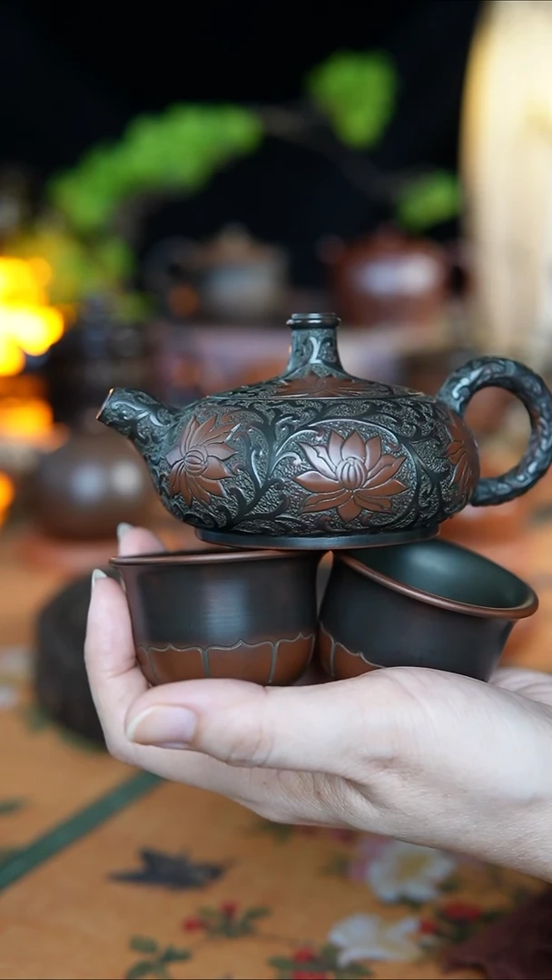 蛟龙精品缠枝莲无尘140毫升一壶两杯