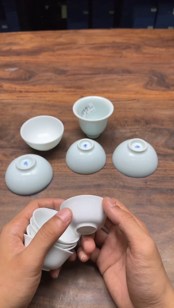 好*好刘钦莹 白瓷 撇口小杯（无款）