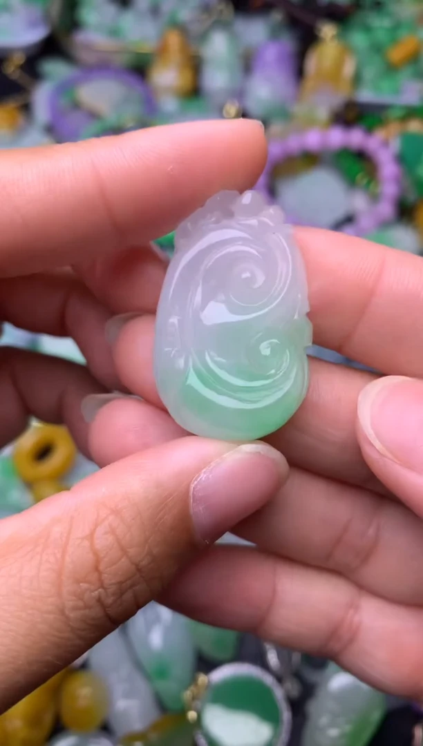 颈饰未镶嵌翡翠缅甸翡翠吊坠