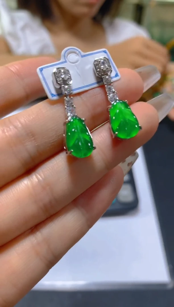 未镶嵌翡翠耳饰多样性发一