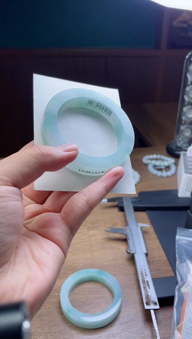 未镶嵌手镯定制翡翠杨*定制