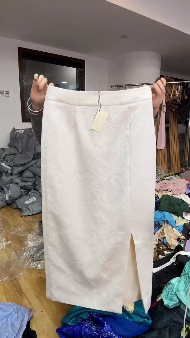 M码      110斤  半裙