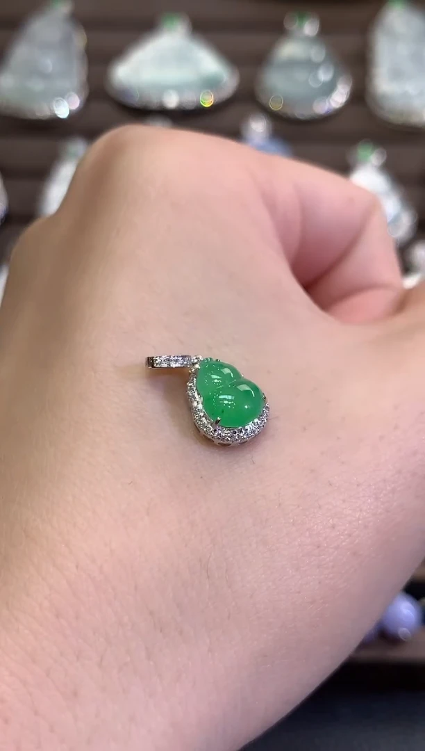 吊坠(不含链)18K金镶嵌翡翠秋日珠宝W3